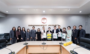 Jiangsu Second Normal University เจรจาความร่วมมือทางวิชาการ